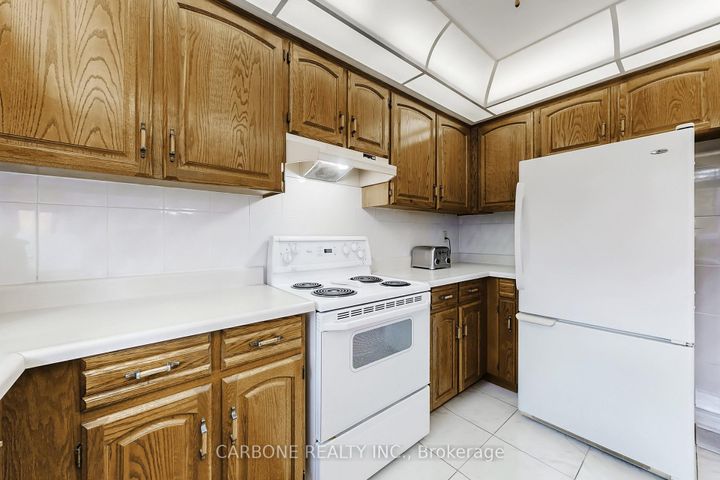 Photo 13 at 171 Villa Park Drive, East Woodbridge, Vaughan