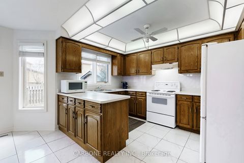 Photo 11 at 171 Villa Park Drive, East Woodbridge, Vaughan