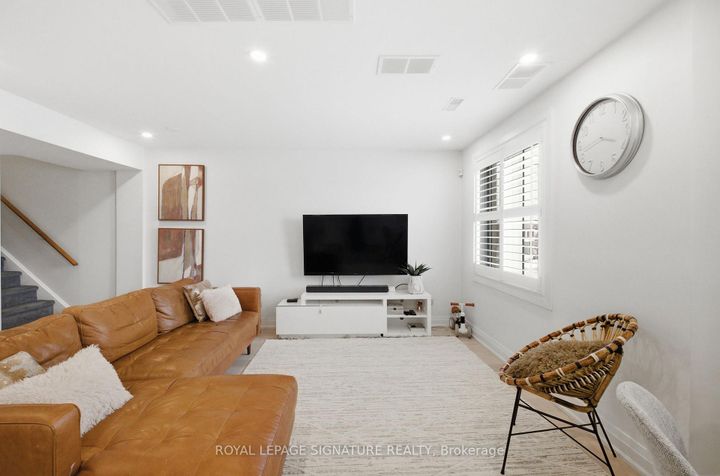 Photo 4 at 1029 - 75 Weldrick Road E, Observatory, Richmond Hill