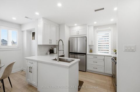 Photo 7 at 1029 - 75 Weldrick Road E, Observatory, Richmond Hill