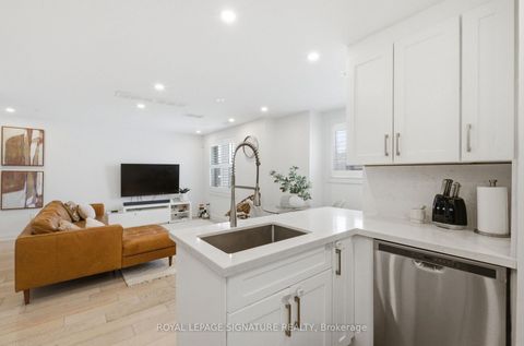 Photo 9 at 1029 - 75 Weldrick Road E, Observatory, Richmond Hill