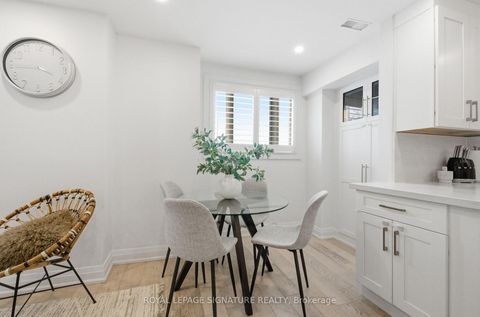 Photo 11 at 1029 - 75 Weldrick Road E, Observatory, Richmond Hill