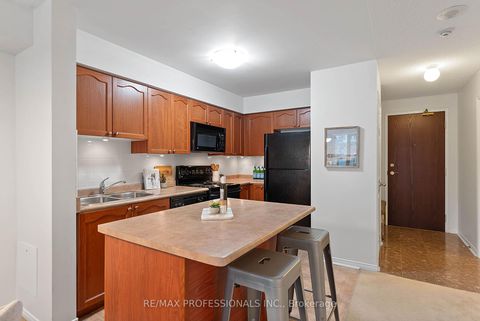 Photo 2 at 206 - 7 Michael Power Place, City Centre West, Toronto