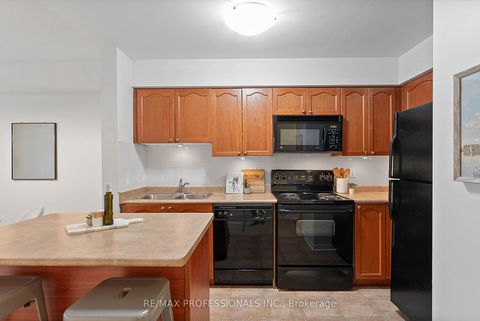 Photo 4 at 206 - 7 Michael Power Place, City Centre West, Toronto