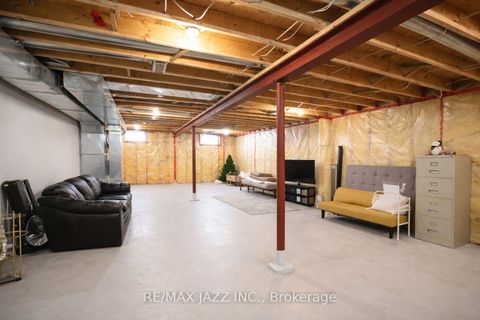 Photo 11 at 1086 Somerville Street, Centennial, Oshawa