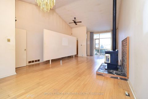 Photo 3 at 155 Three Valleys Drive, Donalda, Toronto