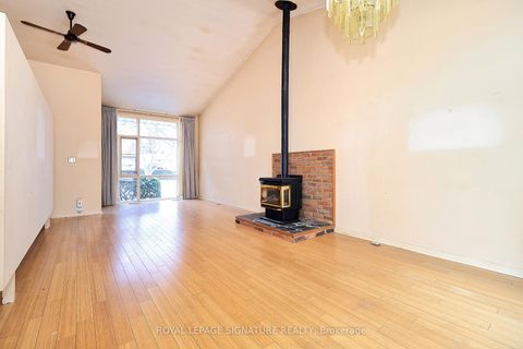 Photo 4 at 155 Three Valleys Drive, Donalda, Toronto