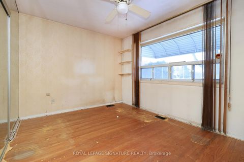 Photo 14 at 155 Three Valleys Drive, Donalda, Toronto