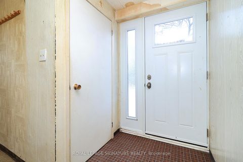 Photo 18 at 155 Three Valleys Drive, Donalda, Toronto