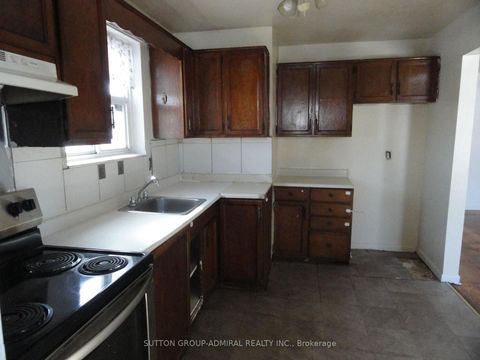 Photo 5 at 205 St Lucie Drive, Humbermede, Toronto