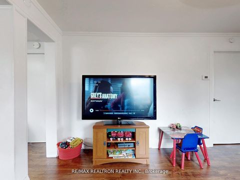 Photo 5 at 156 The Queensway Street S, Keswick North, Georgina