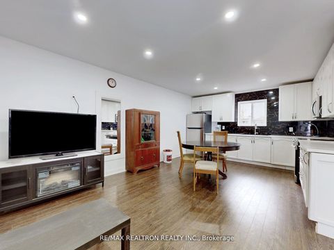 Photo 30 at 156 The Queensway Street S, Keswick North, Georgina