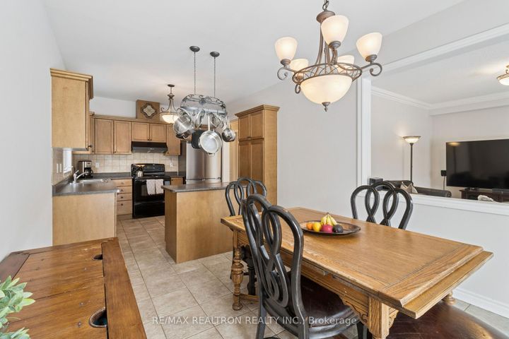 Photo 7 at 32 Brackenwood Avenue, Westbrook, Richmond Hill