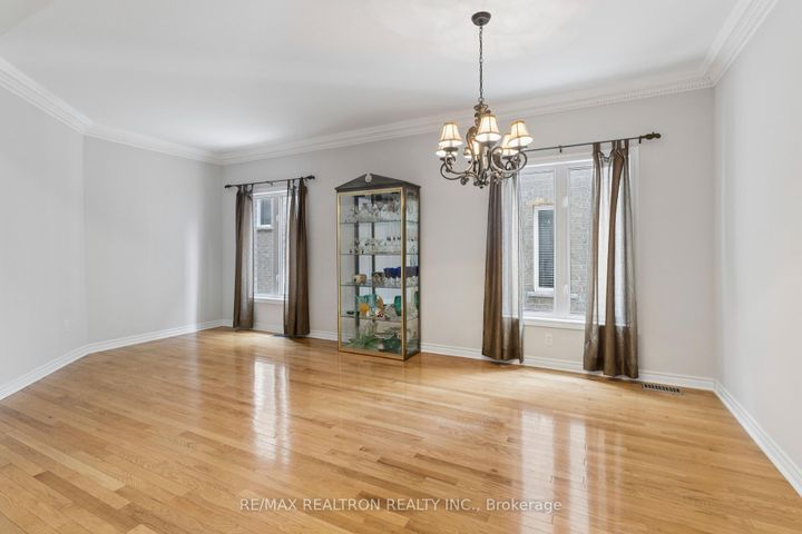 Photo 10 at 32 Brackenwood Avenue, Westbrook, Richmond Hill