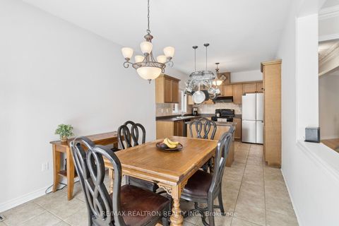 Photo 8 at 32 Brackenwood Avenue, Westbrook, Richmond Hill