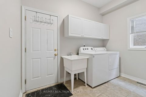 Photo 16 at 32 Brackenwood Avenue, Westbrook, Richmond Hill