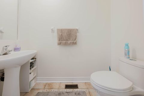 Photo 11 at 56 Wildberry Crescent, Vellore Village, Vaughan