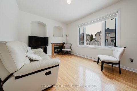 Photo 13 at 56 Wildberry Crescent, Vellore Village, Vaughan