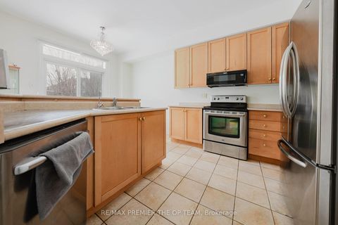 Photo 16 at 56 Wildberry Crescent, Vellore Village, Vaughan