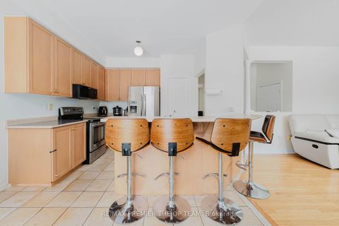 Photo 18 at 56 Wildberry Crescent, Vellore Village, Vaughan