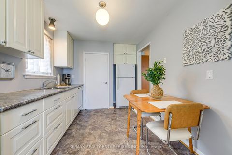 Photo 6 at 250 Verobeach Boulevard, Humbermede, Toronto