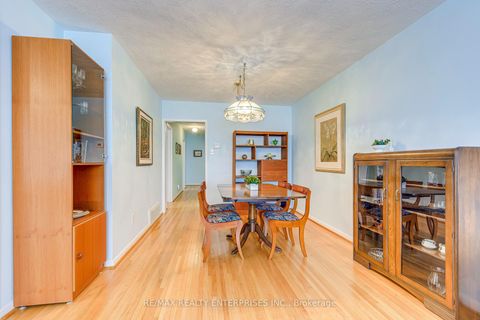 Photo 12 at 250 Verobeach Boulevard, Humbermede, Toronto