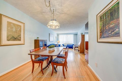 Photo 13 at 250 Verobeach Boulevard, Humbermede, Toronto