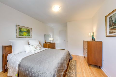 Photo 16 at 250 Verobeach Boulevard, Humbermede, Toronto