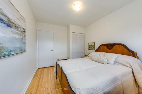 Photo 24 at 250 Verobeach Boulevard, Humbermede, Toronto