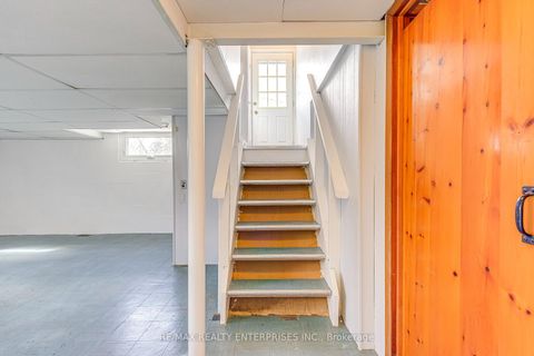 Photo 27 at 250 Verobeach Boulevard, Humbermede, Toronto