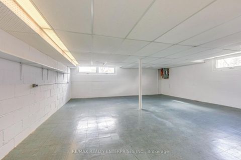 Photo 28 at 250 Verobeach Boulevard, Humbermede, Toronto