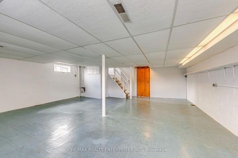 Photo 29 at 250 Verobeach Boulevard, Humbermede, Toronto