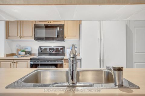 Photo 13 at 109 - 600 Eglinton Avenue E, Mount Pleasant East, Toronto