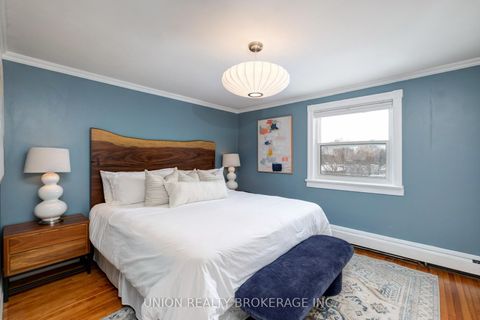 Photo 14 at 69 Maybourne Avenue, Birchmount, Toronto
