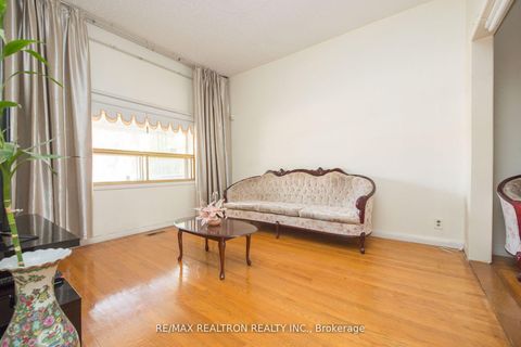 Photo 11 at 99 Euclid Avenue, Bellwoods, Toronto