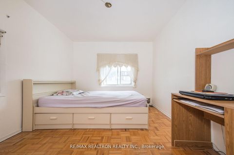 Photo 23 at 99 Euclid Avenue, Bellwoods, Toronto