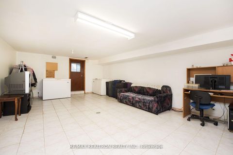 Photo 28 at 99 Euclid Avenue, Bellwoods, Toronto