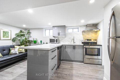 Photo 15 at 735 Srigley Street, College Manor, Newmarket