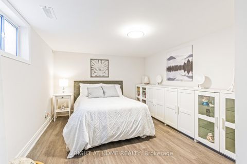 Photo 18 at 735 Srigley Street, College Manor, Newmarket