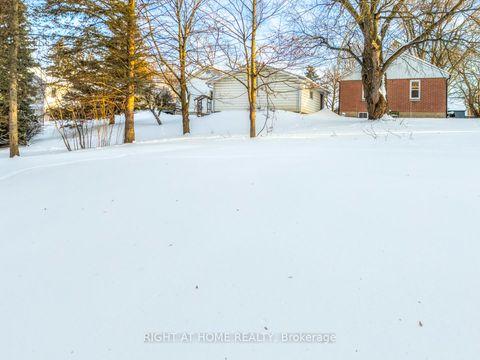 Photo 28 at 735 Srigley Street, College Manor, Newmarket