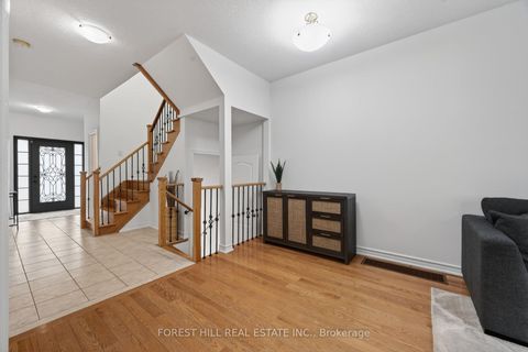 Photo 5 at 9 - 71 Puccini Drive, Oak Ridges, Richmond Hill