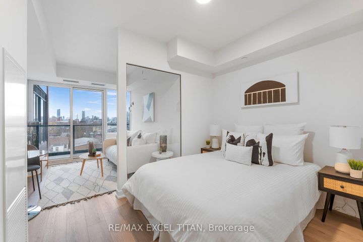 Photo 12 at 612 - 5 Lakeview Avenue, Bellwoods, Toronto