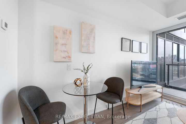 Photo 15 at 612 - 5 Lakeview Avenue, Bellwoods, Toronto