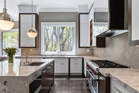 Photo 17 at 11 Ridgewood Road, Forest Hill South, Toronto