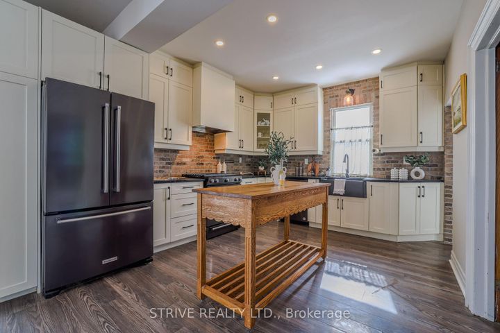 Photo 10 at 75 Oshawa Boulevard S, Central, Oshawa