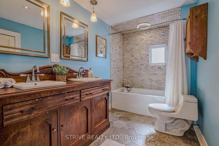 Photo 23 at 75 Oshawa Boulevard S, Central, Oshawa