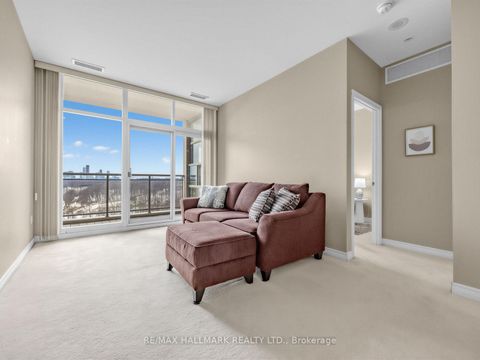 Photo 8 at 724 - 1 Leaside Park Drive, Thorncliffe Park, Toronto
