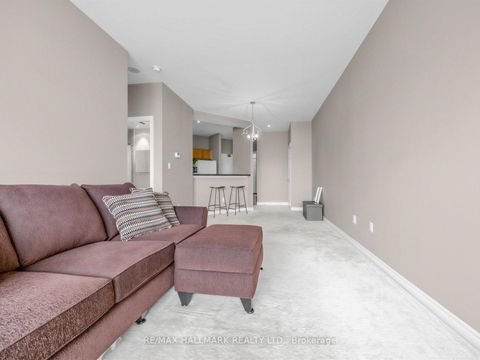Photo 11 at 724 - 1 Leaside Park Drive, Thorncliffe Park, Toronto
