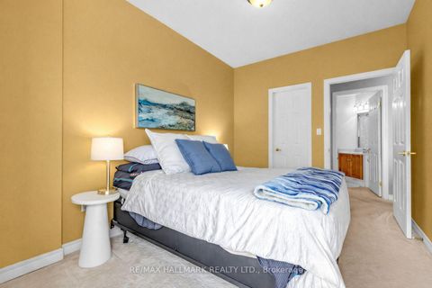 Photo 12 at 724 - 1 Leaside Park Drive, Thorncliffe Park, Toronto