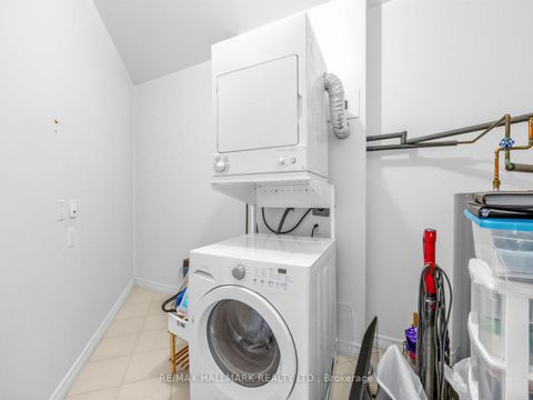 Photo 16 at 724 - 1 Leaside Park Drive, Thorncliffe Park, Toronto